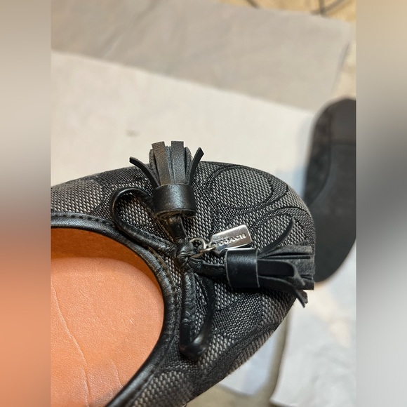 COACH C Logo Bea Black/Gray FeminineClassicDressy Charm Tassel Ballet Flats Sz 9 - Picture 8 of 12